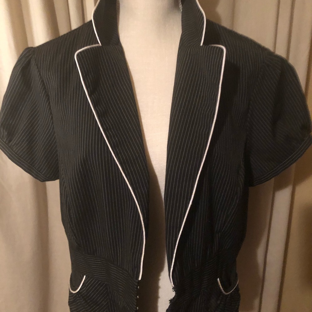 Black/White short sleeve blazer